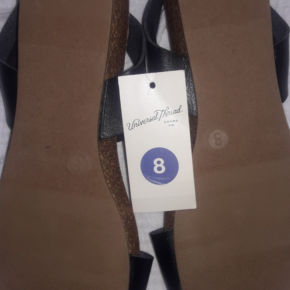 Brand new universal thread flat sandals - Picture 3 of 4